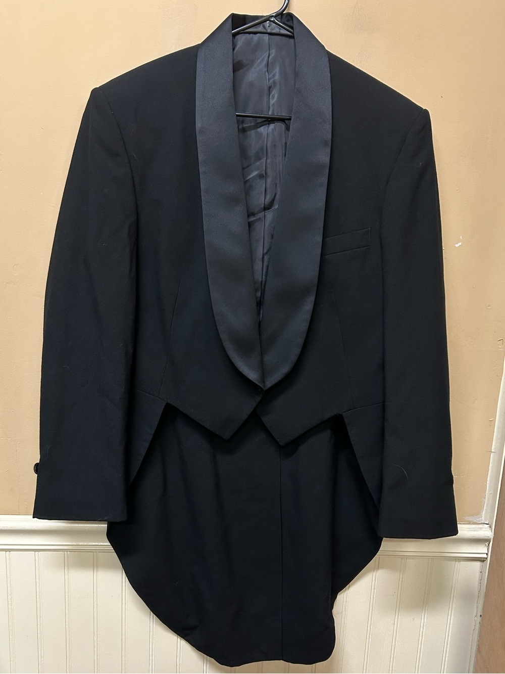 The Formal Collection by  Raffinati Mens Black Tuxedo Jacket w/ Tails Size 43R